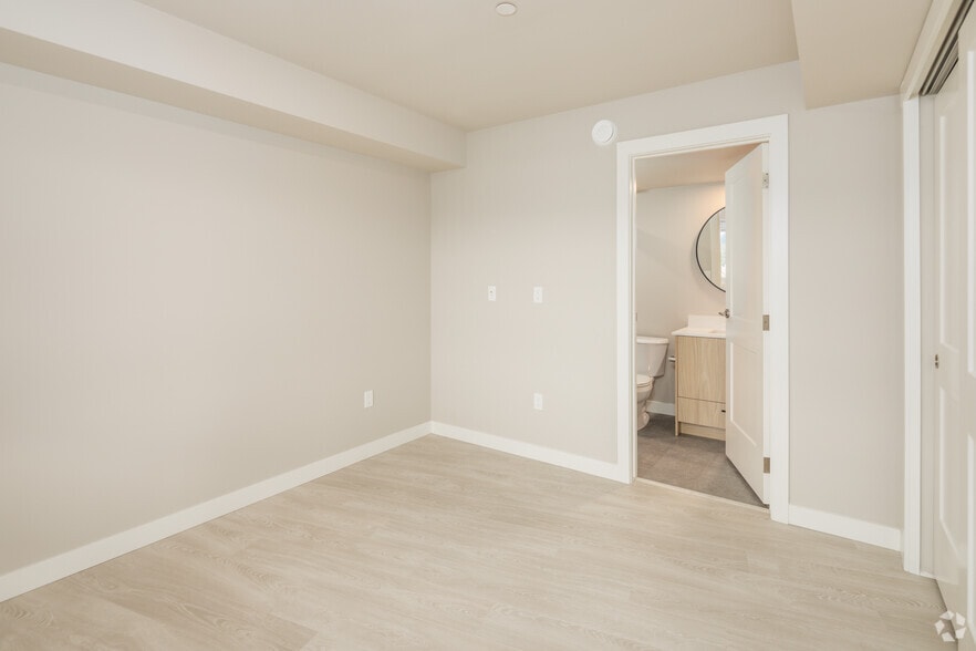 More Photos Of 107 Evans St, Duncan Apartments For Sale