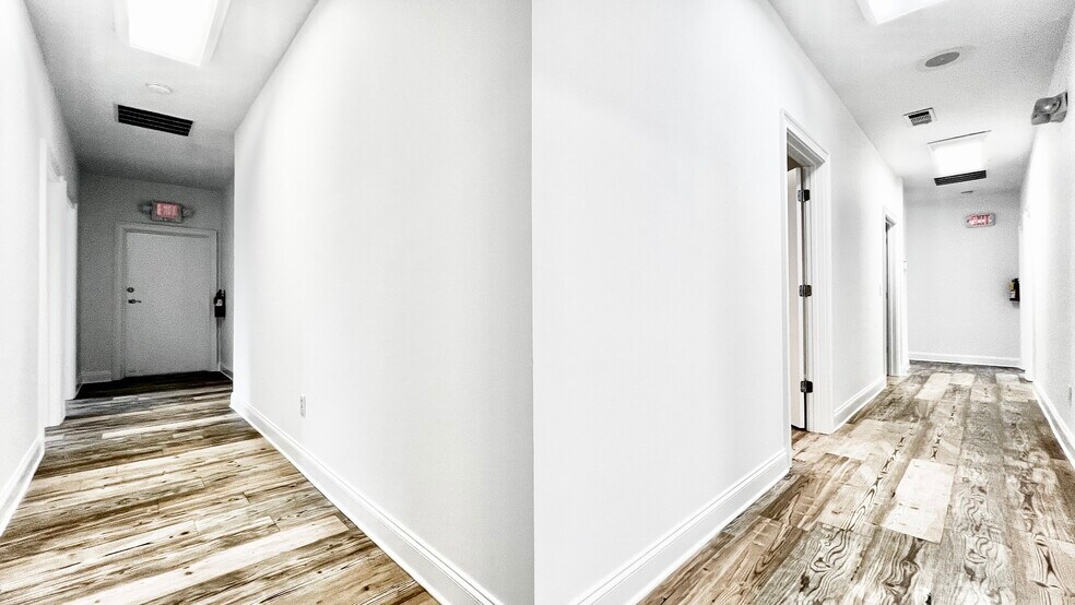 More Photos Of 4080 McGinnis Ferry Rd, Alpharetta Office For Sale