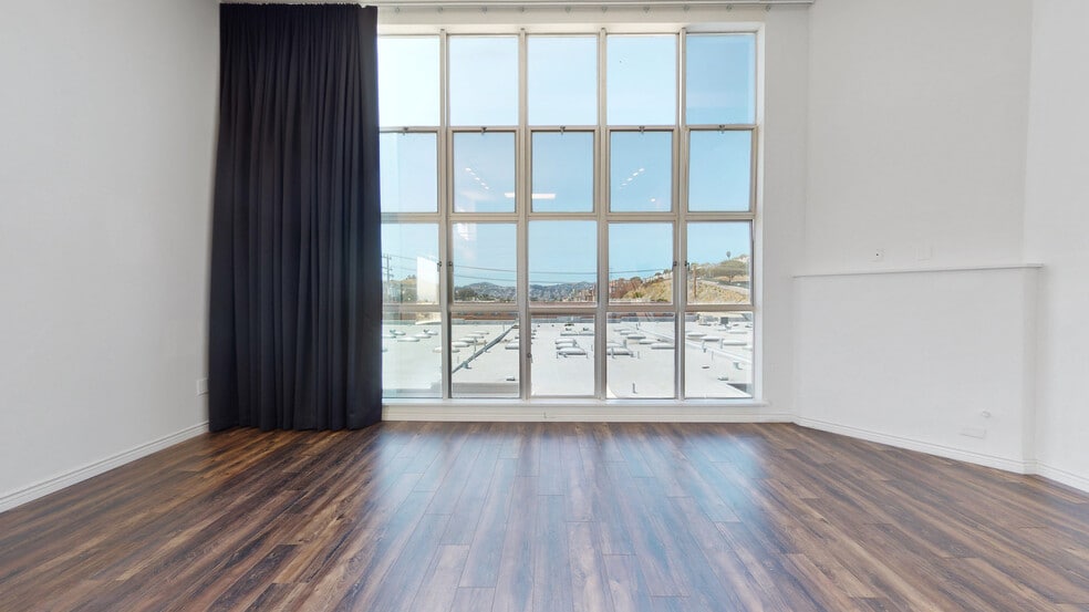 More Photos Of 1250 Missouri St, San Francisco Light Distribution For Lease