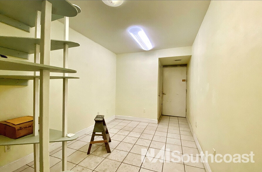 More Photos Of 1360-1396 SE Huffman Rd, Port Saint Lucie Warehouse For Lease