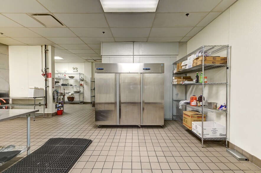 More Photos Of 5555 70th Pl, Bedford Park Freestanding For Sale