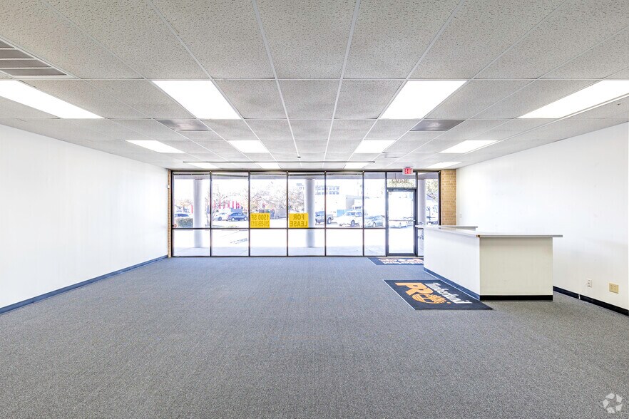 More Photos Of 8434-8498 Fredericksburg Rd, San Antonio Unknown For Lease