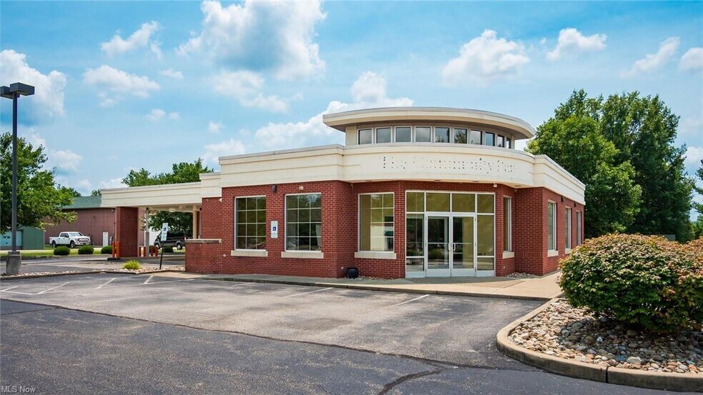 Primary Photo Of 61246 Southgate Rd, Cambridge Medical For Sale