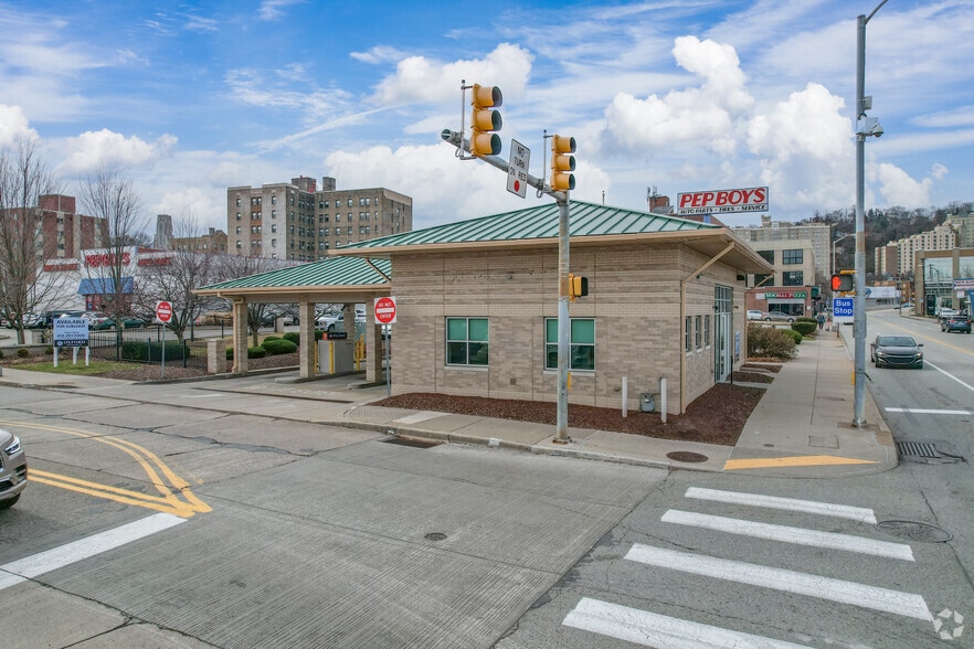 More Photos Of 4764 Baum Blvd, Pittsburgh Bank For Lease