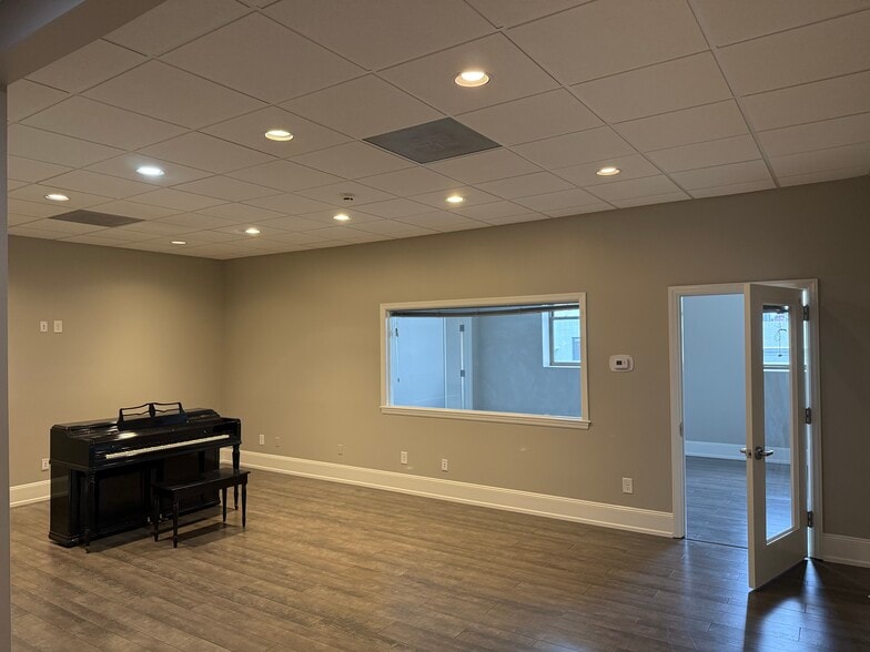 More Photos Of 241 North Ave W, Westfield Office For Lease