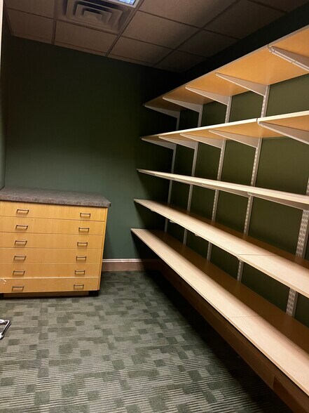 More Photos Of 900 W College Ave, Appleton Office For Lease