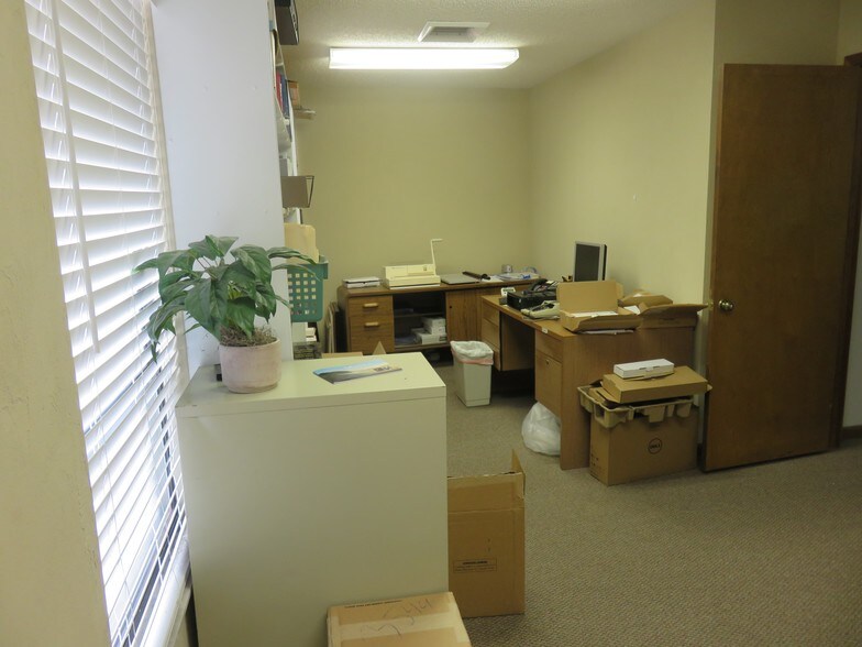 More Photos Of 1326 S Ridgewood Ave, Daytona Beach Office For Lease