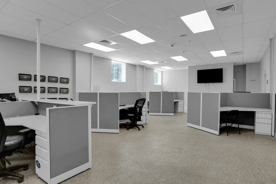 More Photos Of 1180 S Cameron St, Harrisburg Light Manufacturing For Sale