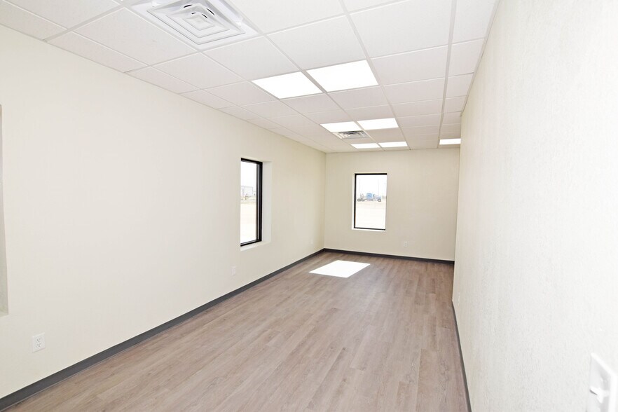 More Photos Of 1210 Edgewood ave, Odessa Industrial For Lease