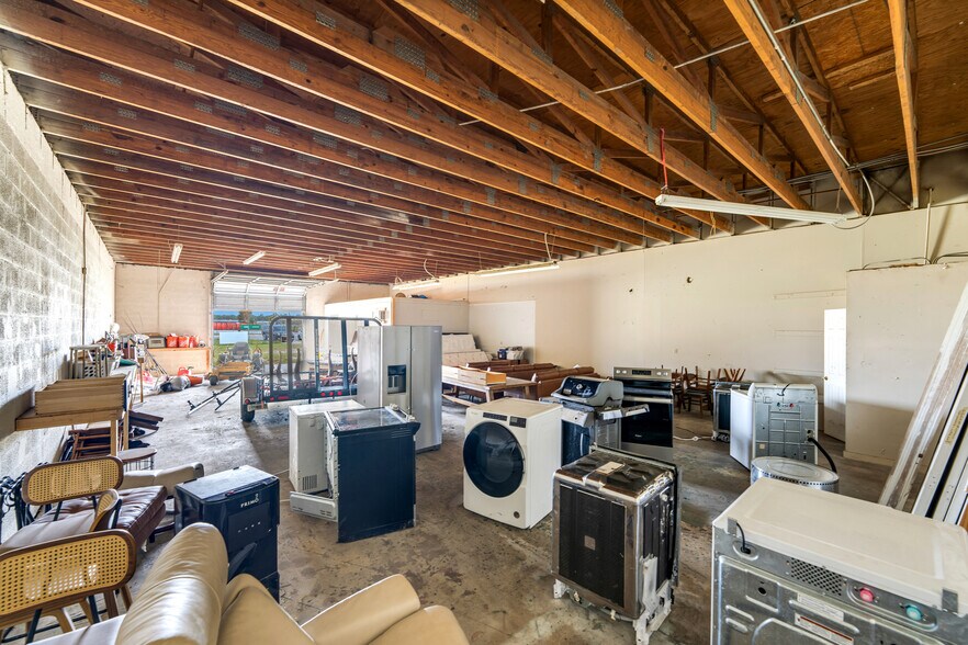 More Photos Of 3559 Veronica S Shoemaker Blvd, Fort Myers Warehouse For Sale