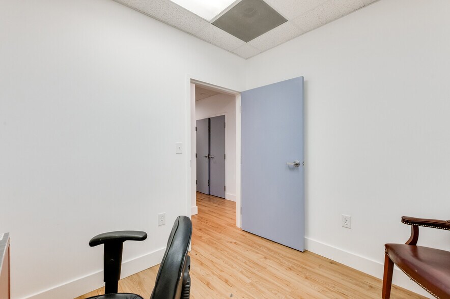 More Photos Of 16945 General Puller Hwy, Deltaville Office For Sale