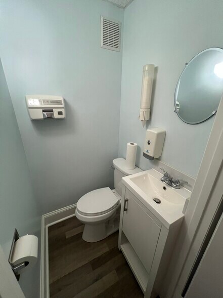 More Photos Of 313 S 16th St, Philadelphia Office For Sale