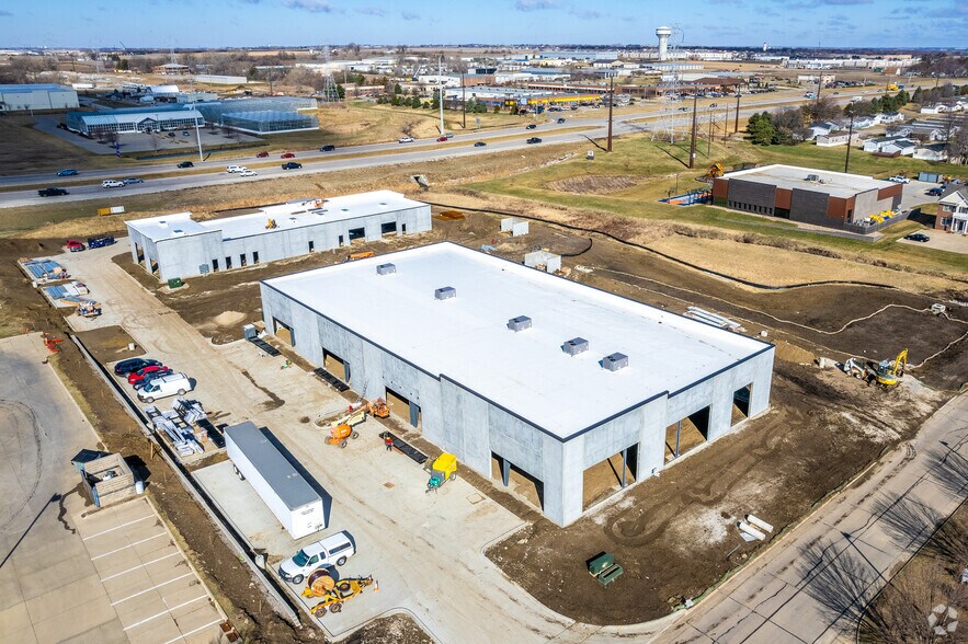 More Photos Of 3400 SE Crossroads Dr, Grimes Warehouse For Lease