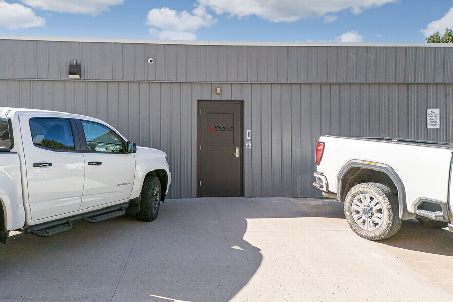 More Photos Of 2302 Highly St, Saint Joseph Warehouse For Lease