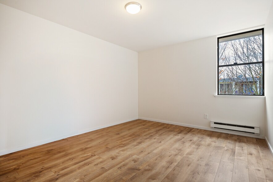 More Photos Of 802 N 43rd St, Seattle Apartments For Sale