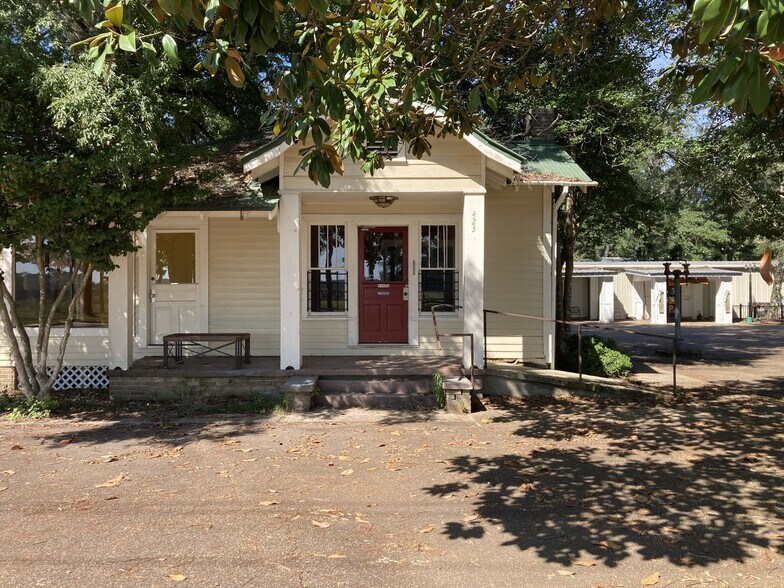 More Photos Of 427 Eagle Day Ave, Columbia Freestanding For Sale