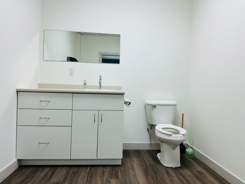 More Photos Of 10006 101 Av, Grande Prairie Office For Lease