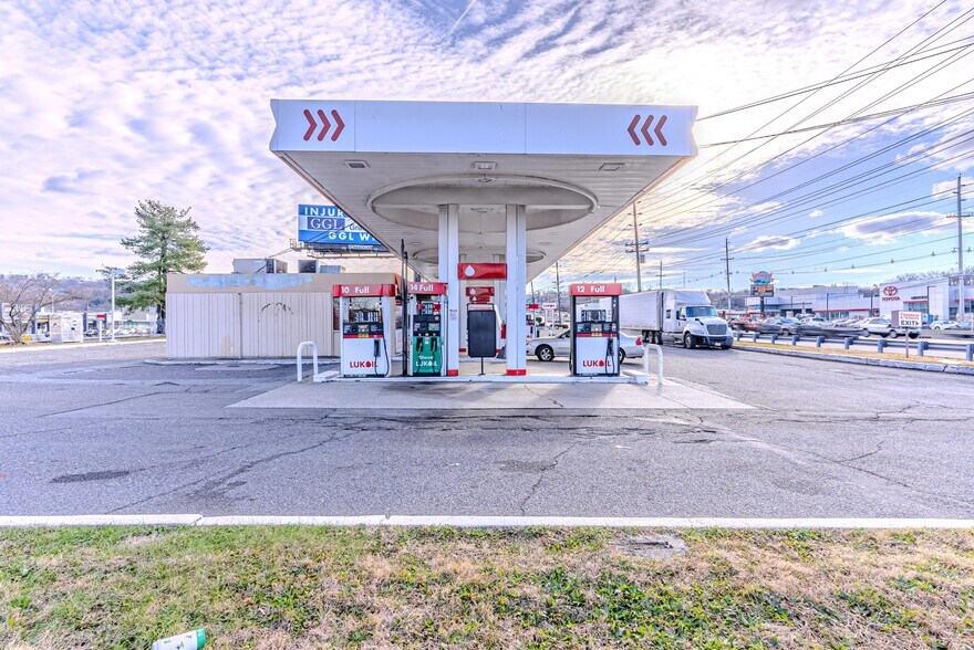 More Photos Of 1500 US Highway 46, Little Falls Service Station For Sale