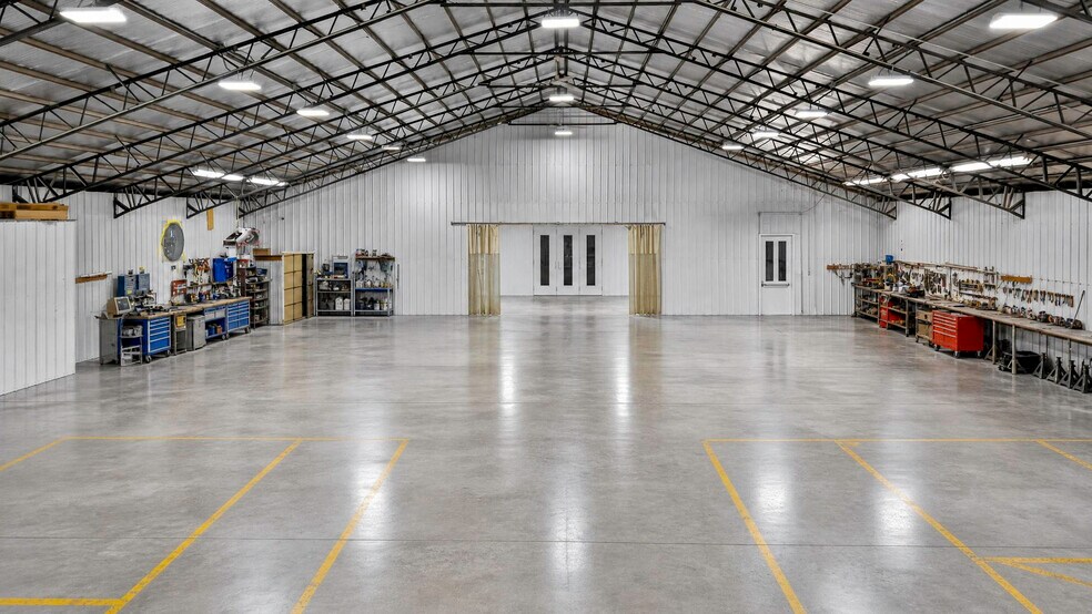 More Photos Of 412 N Mickey Mantle Blvd, Commerce Auto Repair For Sale