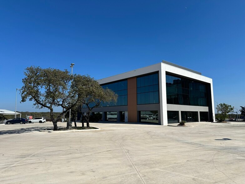 More Photos Of 9100 W Interstate 10, San Antonio Medical For Lease