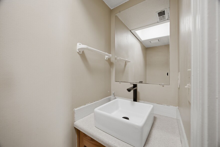 More Photos Of 115 Villa Pines Cir, Pendleton Apartments For Sale