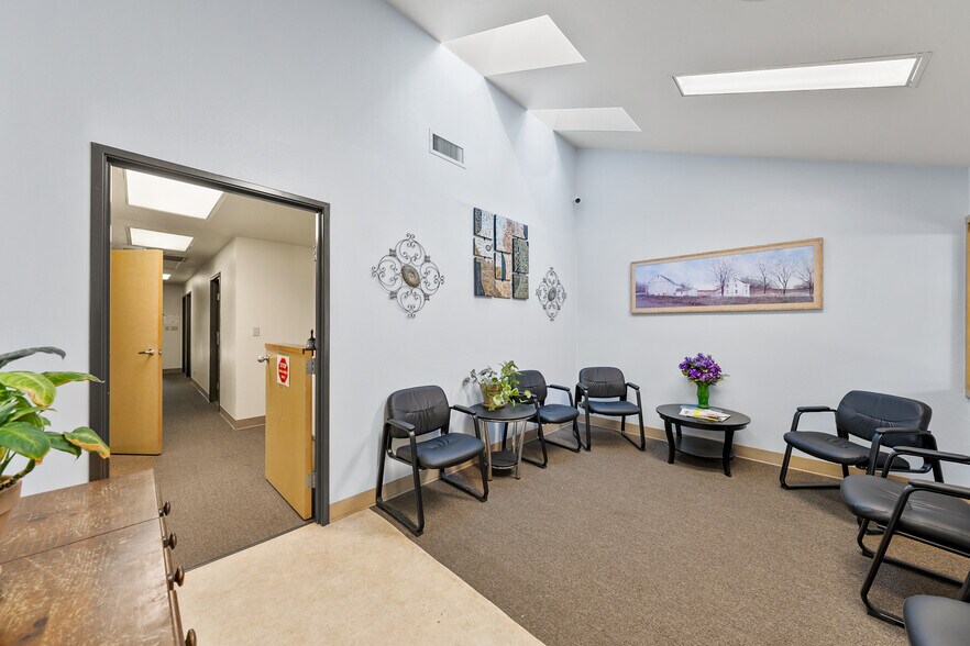 More Photos Of 700 NW Dimmick St, Grants Pass Specialty For Sale