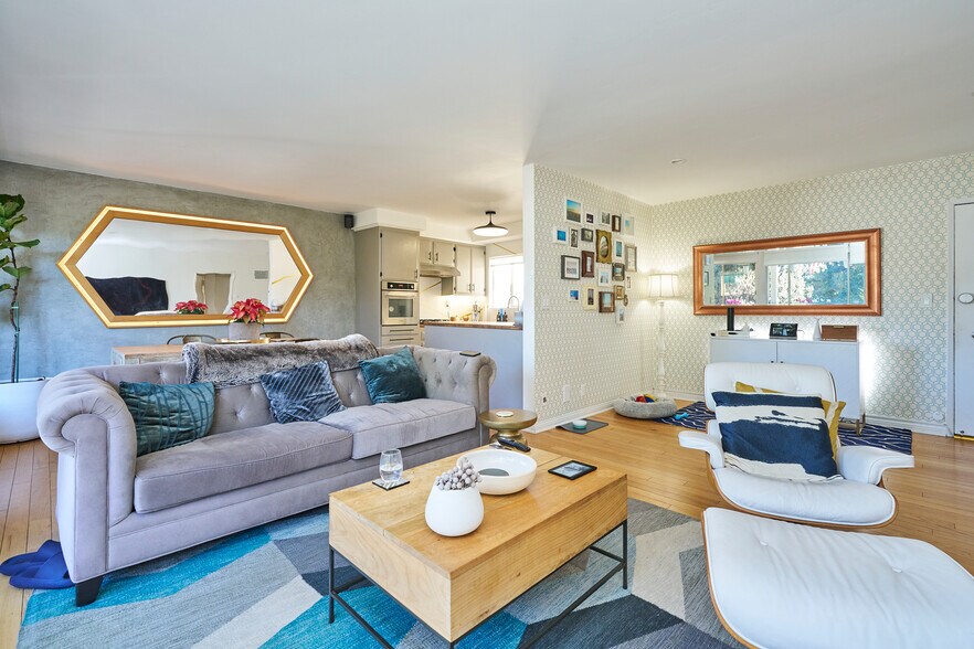 More Photos Of 540 N Orlando Ave, Los Angeles Apartments For Sale