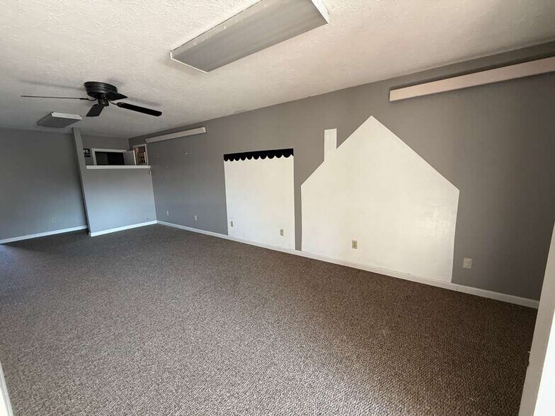 More Photos Of 211 S Main St, Atkinson Storefront Retail Residential For Sale