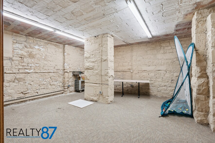 More Photos Of 724 3rd Ave SE, Cedar Rapids Freestanding For Sale