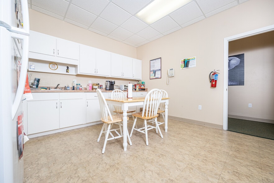 More Photos Of 165 SW Vision Gln, Lake City Office For Sale