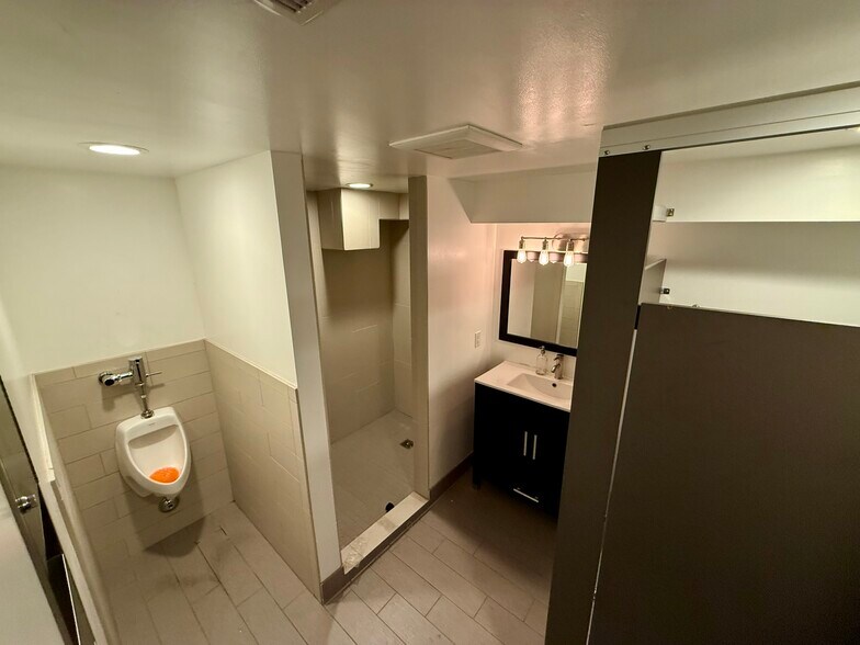 More Photos Of 2220 N Pacific St, Seattle Warehouse For Lease