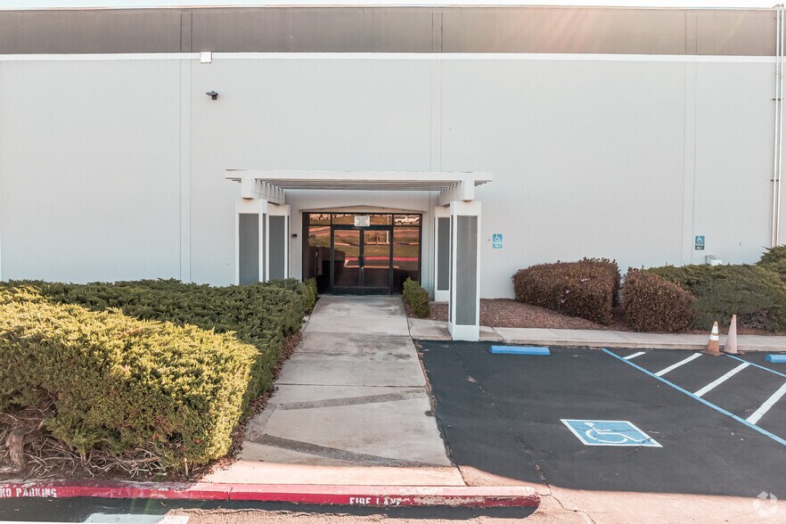 More Photos Of 17100 S Harlan Rd, Lathrop Manufacturing For Lease