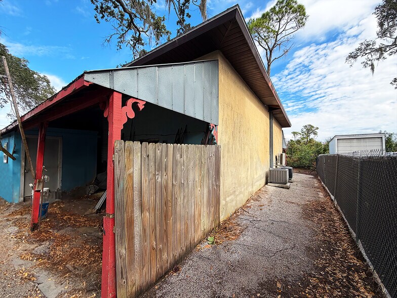 More Photos Of 6028 Pine Hill Rd, Port Richey Freestanding For Sale