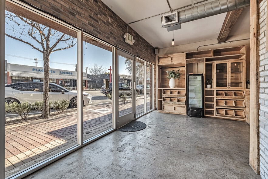 More Photos Of 24363 Main St, Santa Clarita Freestanding For Sale