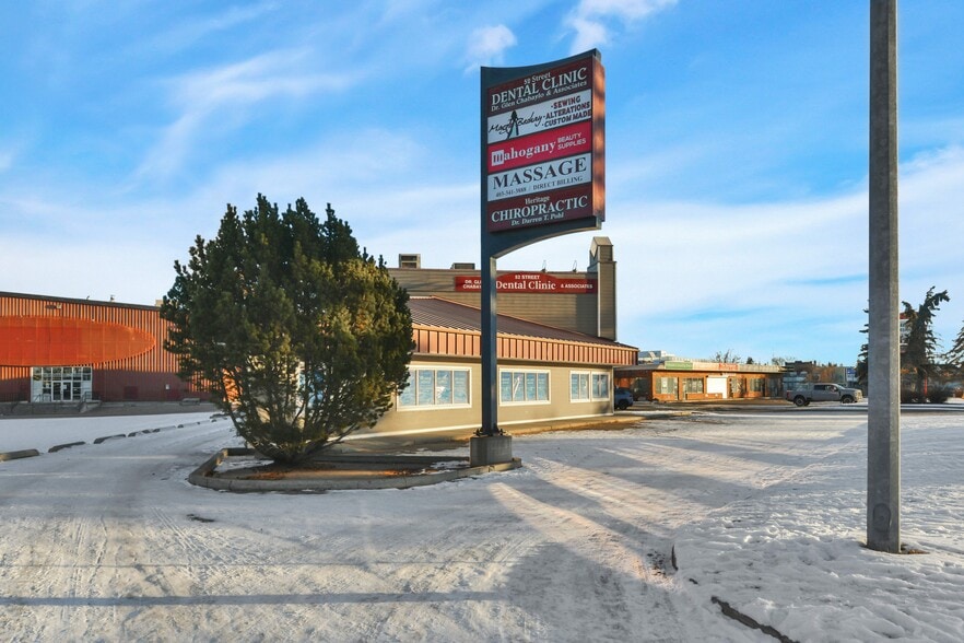 More Photos Of 5116 52 St, Red Deer Storefront Retail Office For Sale