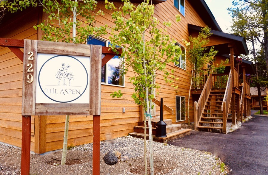 Primary Photo Of 229 N Hayden St, West Yellowstone Hotel For Sale