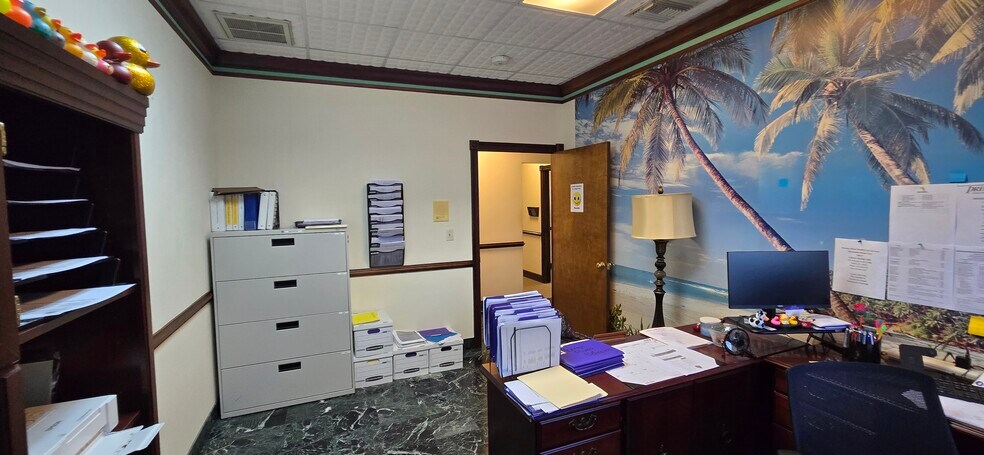 More Photos Of 2375 Tamiami Trl N, Naples Loft Creative Space For Sale