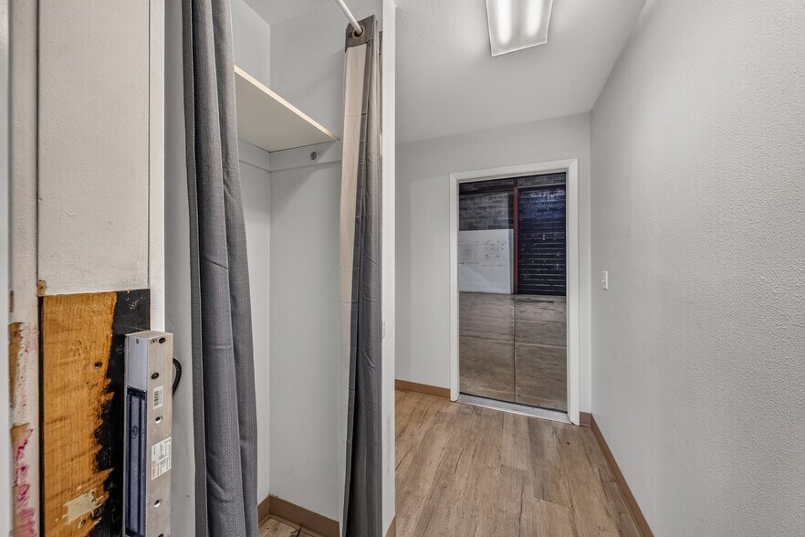 More Photos Of 729 Welch St, Medford Warehouse For Sale