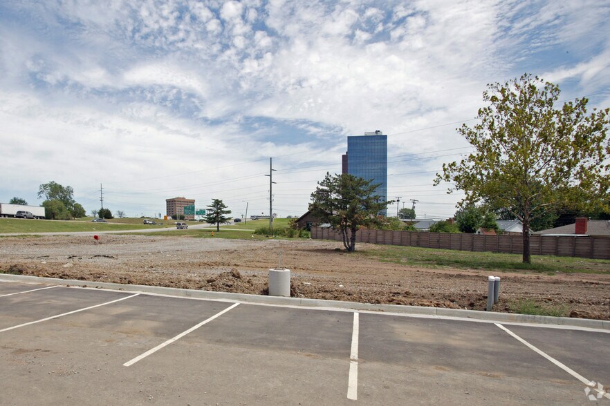 More Photos Of E Skelly Dr, Tulsa Land For Lease