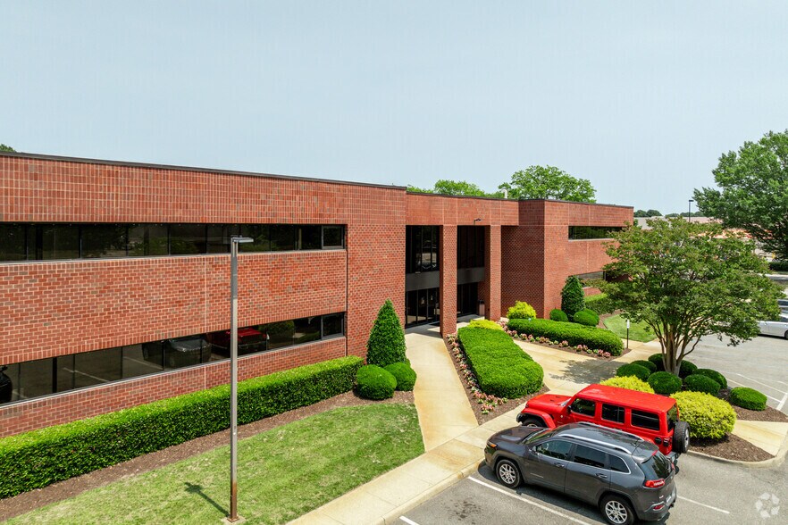 More Photos Of 4012 Raintree Rd, Chesapeake Office For Sale