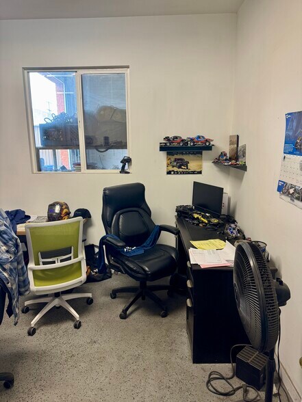 More Photos Of 7341 Atoll Ave, North Hollywood Warehouse For Lease