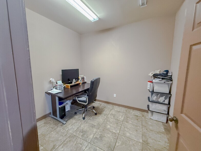 More Photos Of 1004 E 6th St, Alice Healthcare For Sale