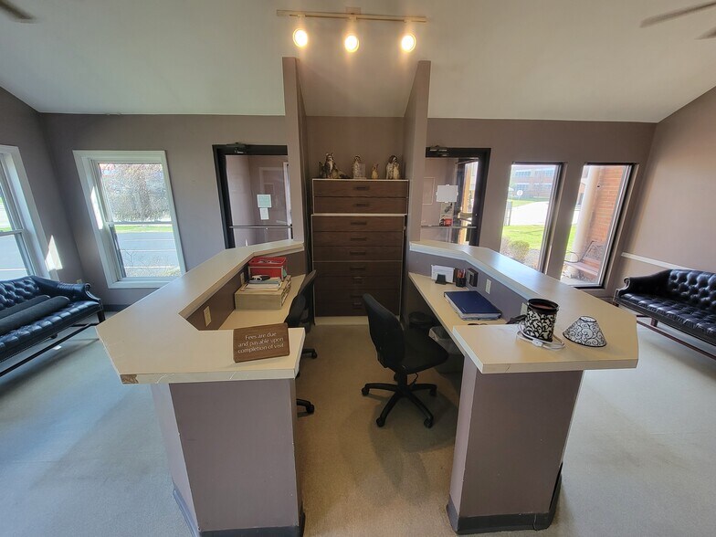 More Photos Of 3810 Dixie Hwy, Erlanger Veterinarian Kennel For Sale