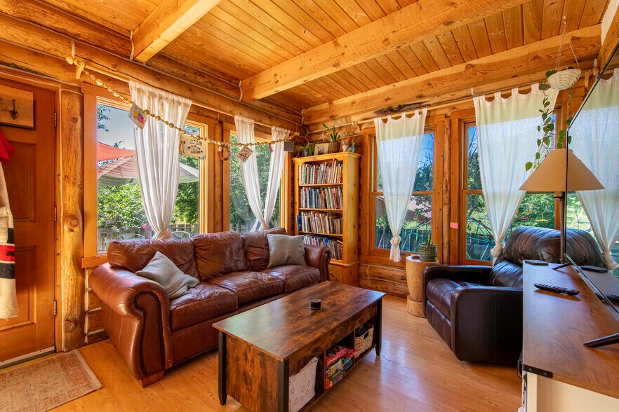 More Photos Of 309 N River St, Hailey Multifamily For Sale