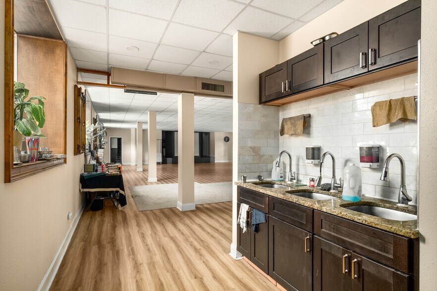 More Photos Of 1776 Sylvan Rd SW, Atlanta Religious Facility For Sale