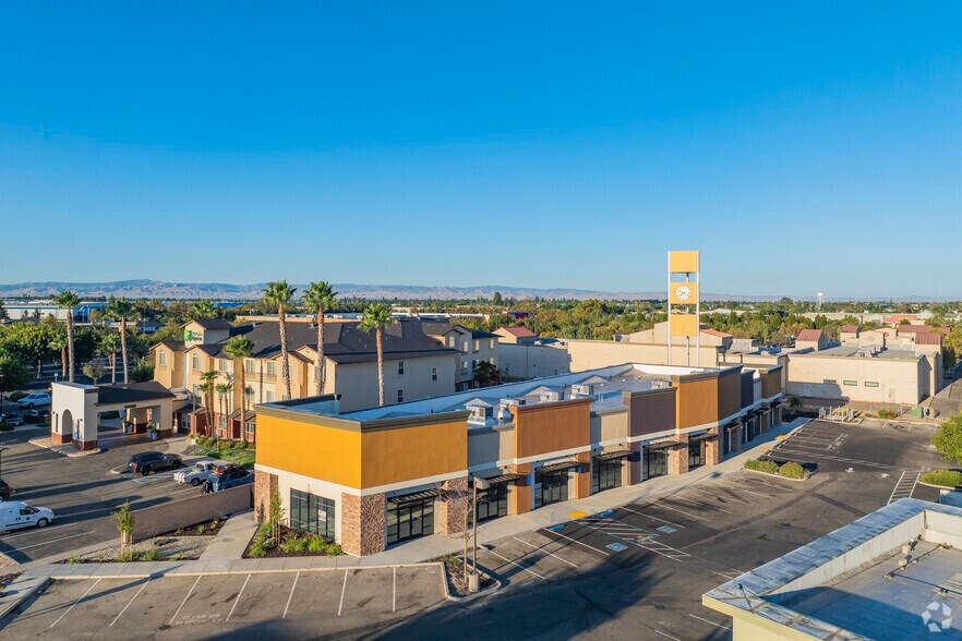 More Photos Of 165 Commerce Ave, Manteca General Retail For Lease