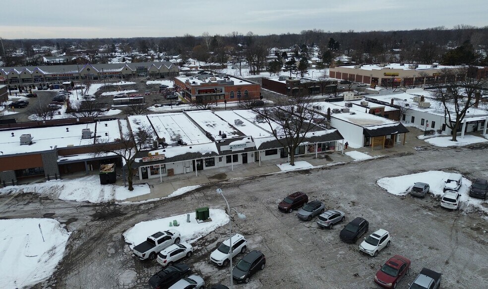 More Photos Of 29454-29478 Ford Rd, Garden City Storefront For Lease