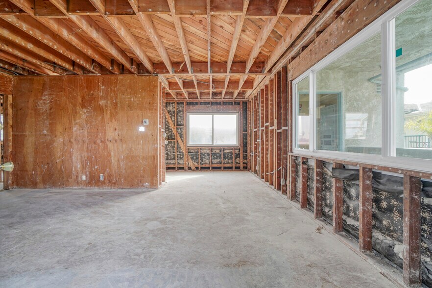 More Photos Of 16 38th Pl, Long Beach Apartments For Sale