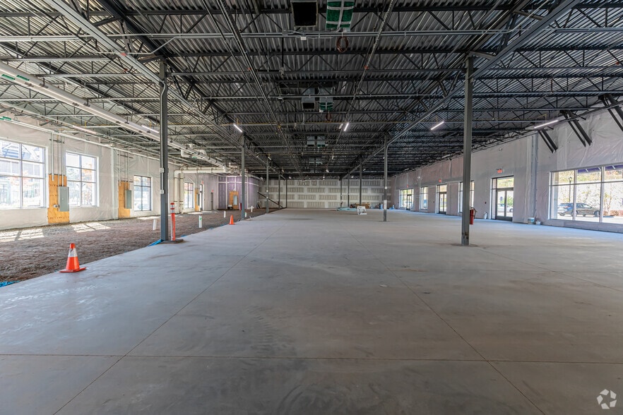 More Photos Of 21 Ensign Dr, Avon Unknown For Lease