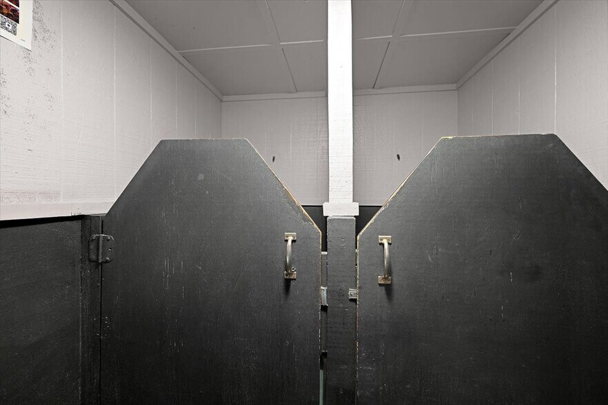 More Photos Of 7 Center st, Folly Beach General Retail For Sale